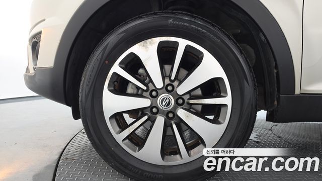 KG Mobility (SsangYong) Korando C 2.0 CVT 2WD Deluxe 2014 — фото 5