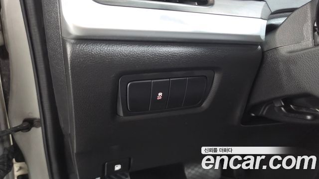 KG Mobility (SsangYong) Korando C 2.0 CVT 2WD Deluxe 2014 — фото 20