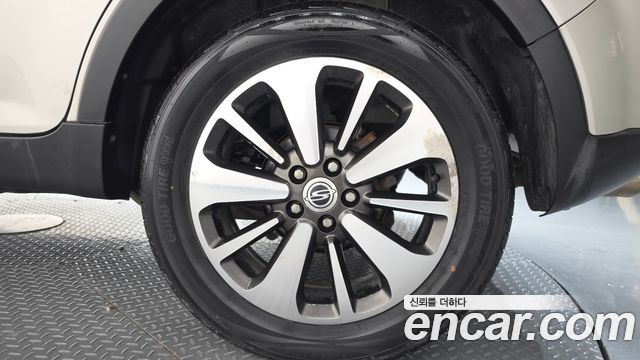 KG Mobility (SsangYong) Korando C 2.0 CVT 2WD Deluxe 2014 — фото 21