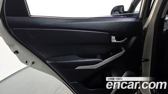 KG Mobility (SsangYong) Korando C 2.0 CVT 2WD Deluxe 2014 — фото 25