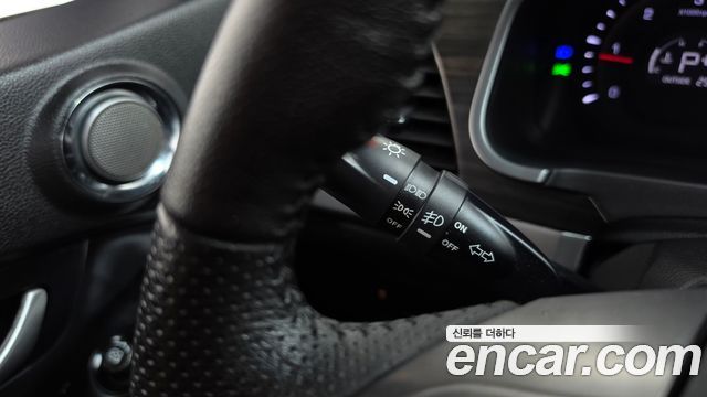 KG Mobility (SsangYong) Korando C 2.0 CVT 2WD Deluxe 2014 — фото 32
