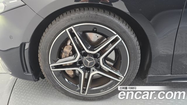 Mercedes-Benz A-Class (W177) AMG A35 4MATIC Sedan 2021 — фото 5