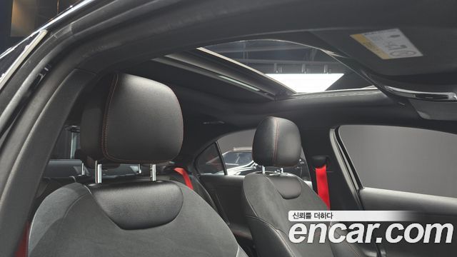 Mercedes-Benz A-Class (W177) AMG A35 4MATIC Sedan 2021 — фото 17