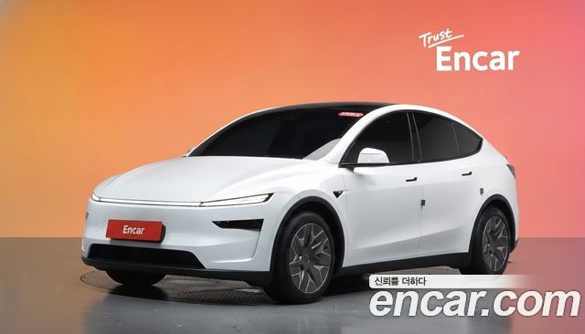 Tesla Model Y L Long Range AWD
