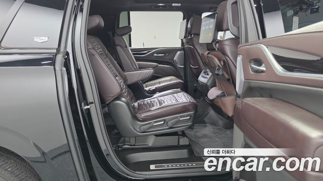 Cadillac Escalade (V) 6.2 ESV ESV Sports Platinum 2023 — фото 12
