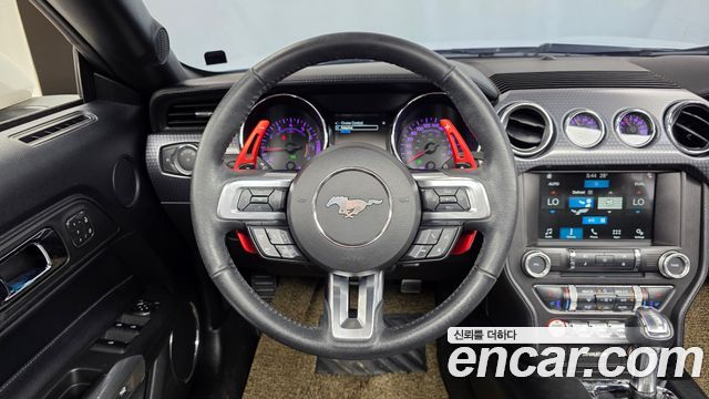 Ford Mustang Convertible 2017 — фото 17