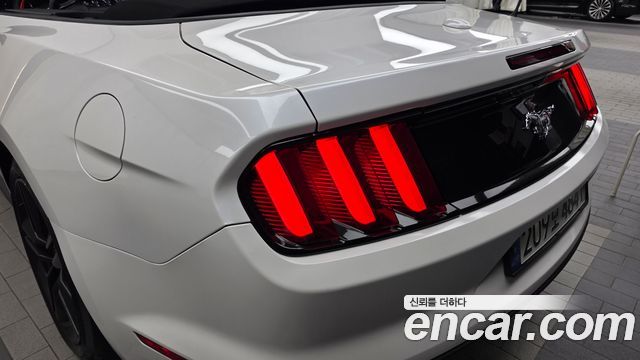 Ford Mustang Convertible 2017 — фото 29