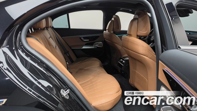 Mercedes-Benz E-Class (W214) E300 4MATIC AMG Line 2025 — фото 11