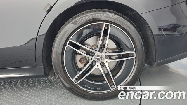 Mercedes-Benz E-Class (W214) E300 4MATIC AMG Line 2025 — фото 21