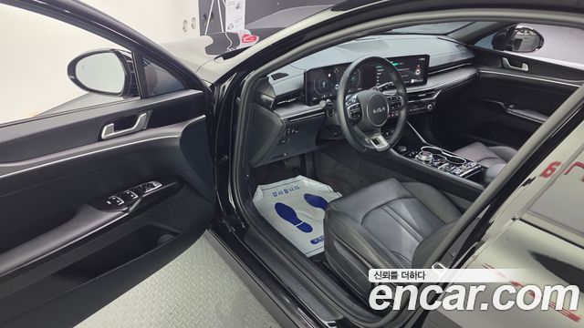 Kia K5 (III) 2.0 LPi Prestige 2024 — фото 10