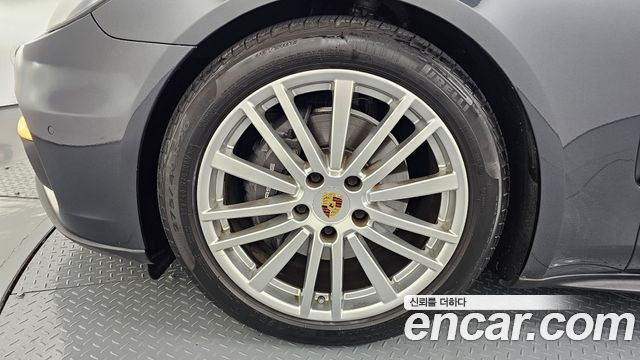 Porsche Panamera (971) 3.0 AWD 2018 — фото 5