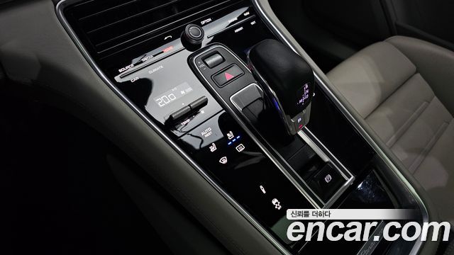 Porsche Panamera (971) 3.0 AWD 2018 — фото 9