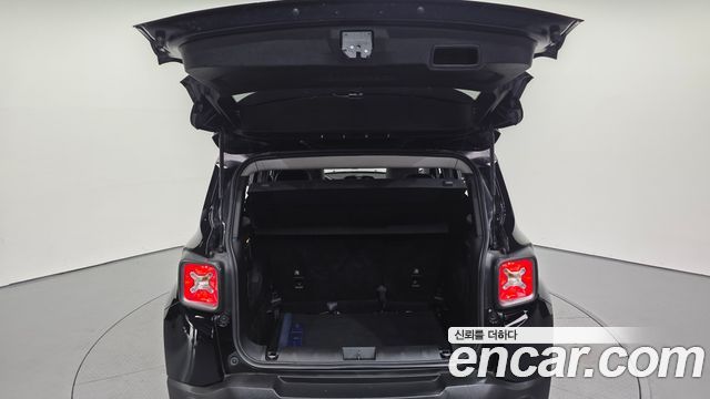 Jeep Renegade 2.4 Limited 2019 — фото 24