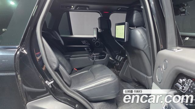 Land Rover Range Rover (IV) 4.4 SDV8 AB DIESEL 2018 — фото 12