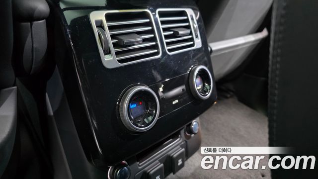 Land Rover Range Rover (IV) 4.4 SDV8 AB DIESEL 2018 — фото 19