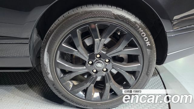 Land Rover Range Rover (IV) 4.4 SDV8 AB DIESEL 2018 — фото 21