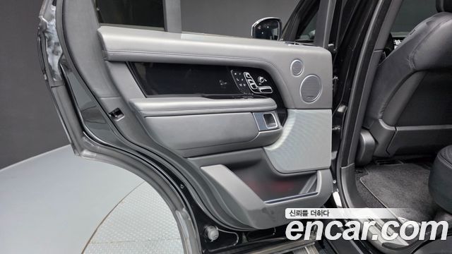 Land Rover Range Rover (IV) 4.4 SDV8 AB DIESEL 2018 — фото 25