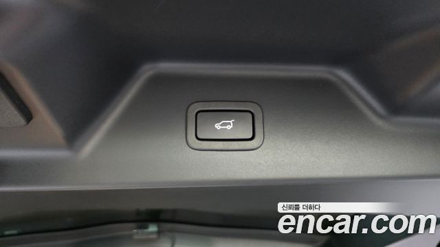 Land Rover Range Rover (IV) 4.4 SDV8 AB DIESEL 2018 — фото 33