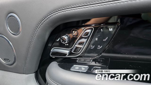 Land Rover Range Rover (IV) 4.4 SDV8 AB DIESEL 2018 — фото 36