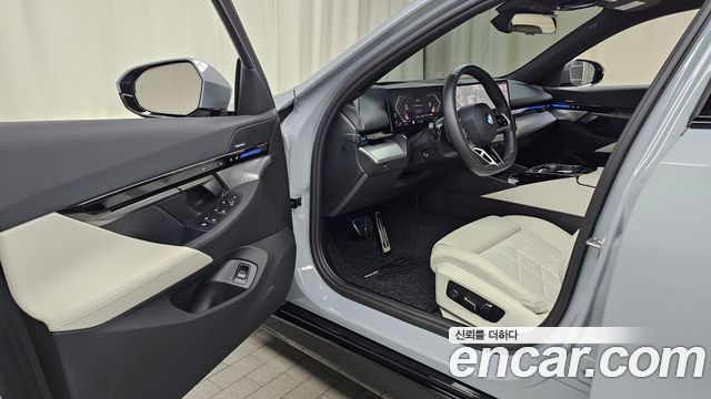 BMW 5 Series (G60) 520i M Sport 2024 — фото 10