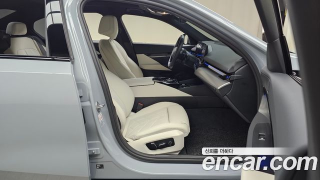 BMW 5 Series (G60) 520i M Sport 2024 — фото 26