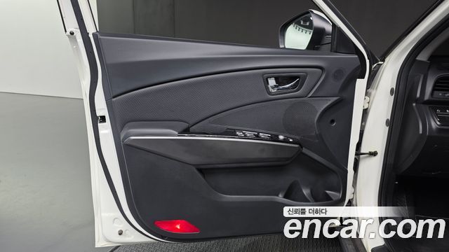 KG Mobility (SsangYong) Tivoli Air Diesel IX 2WD 2019 — фото 24