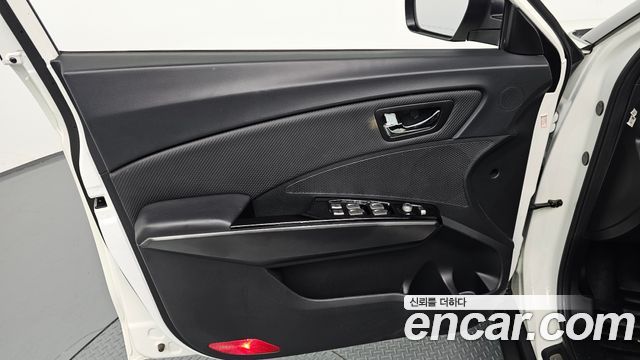 KG Mobility (SsangYong) Tivoli LX 2WD 2017 — фото 24