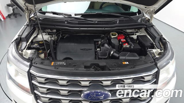 Ford Explorer 3.5 Limited 2WD 2016 — фото 6