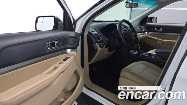 Ford Explorer 3.5 Limited 2WD 2016 — фото 10