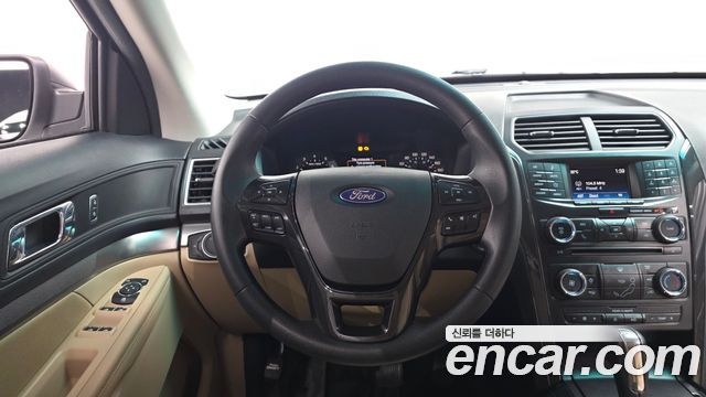 Ford Explorer 3.5 Limited 2WD 2016 — фото 12