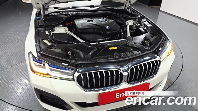 BMW 5 Series (G30) 530e M Sport 2022 — фото 6