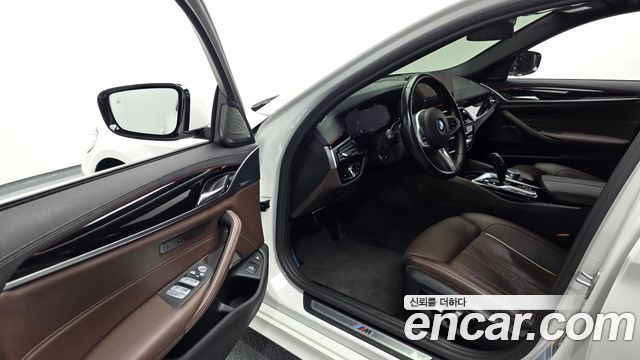 BMW 5 Series (G30) 530e M Sport 2022 — фото 10