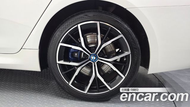 BMW 5 Series (G30) 530e M Sport 2022 — фото 21