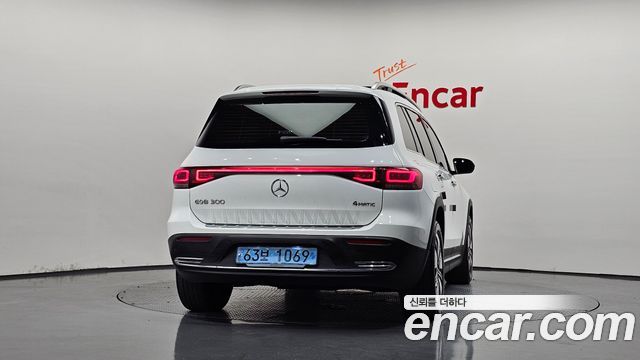 Mercedes-Benz EQB (X243) EQB300 4MATIC Electric Art 2024 — фото 4