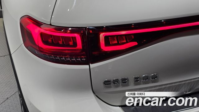 Mercedes-Benz EQB (X243) EQB300 4MATIC Electric Art 2024 — фото 23