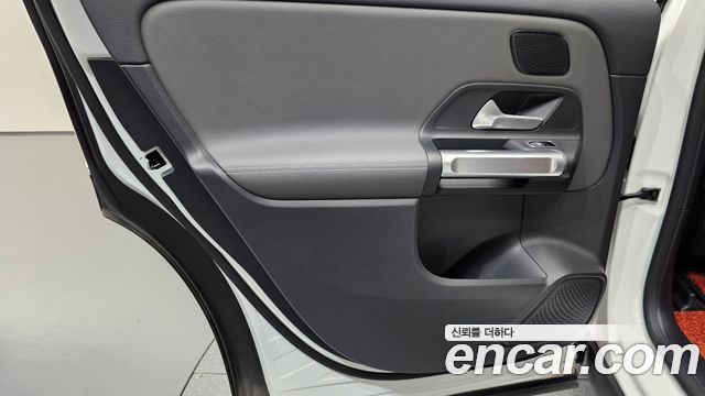 Mercedes-Benz EQB (X243) EQB300 4MATIC Electric Art 2024 — фото 25