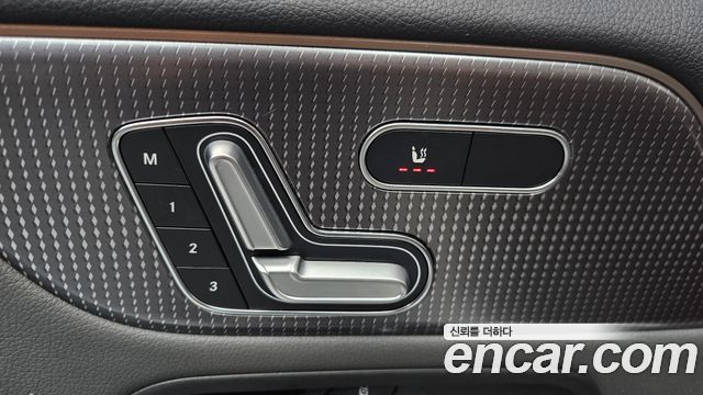 Mercedes-Benz EQB (X243) EQB300 4MATIC Electric Art 2024 — фото 30