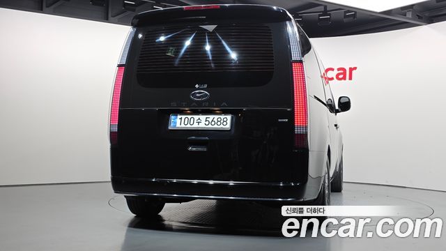 Hyundai Staria 4WD Lounge 9-Seater Inspiration 2023 — фото 4