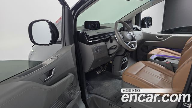 Hyundai Staria 4WD Lounge 9-Seater Inspiration 2023 — фото 10