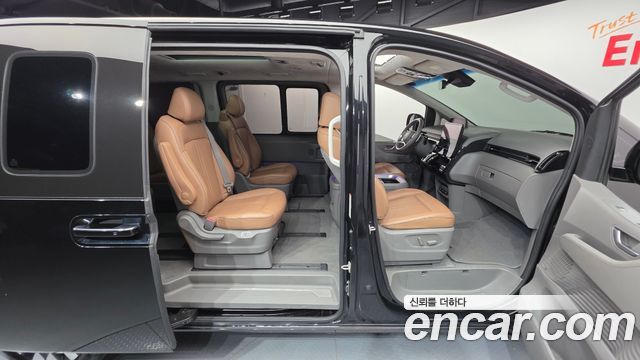 Hyundai Staria 4WD Lounge 9-Seater Inspiration 2023 — фото 19