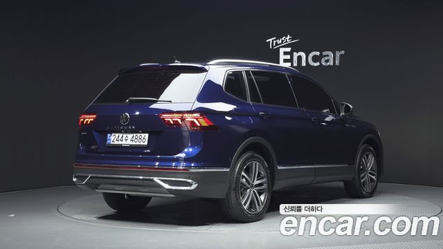 Volkswagen Tiguan Allspace 2.0 TSI Prestige 2023 — фото 2
