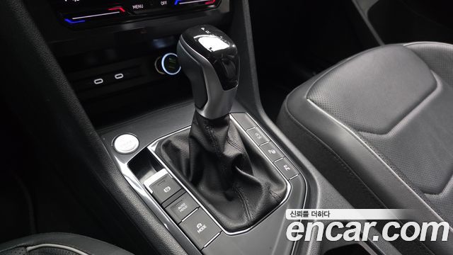 Volkswagen Tiguan Allspace 2.0 TSI Prestige 2023 — фото 9