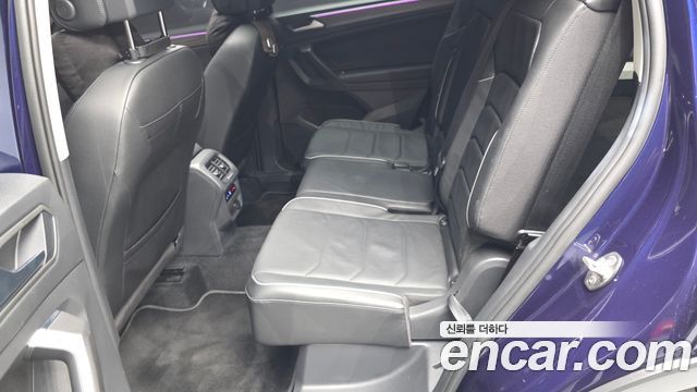 Volkswagen Tiguan Allspace 2.0 TSI Prestige 2023 — фото 12