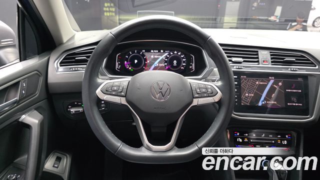 Volkswagen Tiguan Allspace 2.0 TSI Prestige 2023 — фото 13