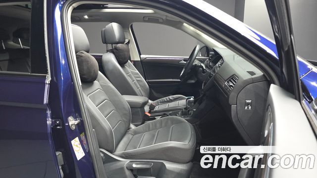 Volkswagen Tiguan Allspace 2.0 TSI Prestige 2023 — фото 26
