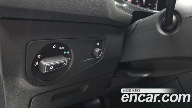 Volkswagen Tiguan Allspace 2.0 TSI Prestige 2023 — фото 30