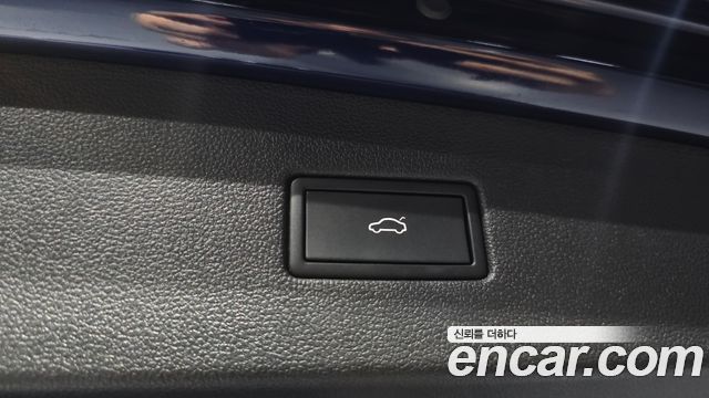 Volkswagen Tiguan Allspace 2.0 TSI Prestige 2023 — фото 31