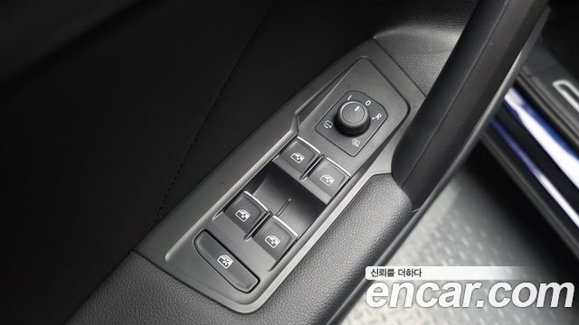 Volkswagen Tiguan Allspace 2.0 TSI Prestige 2023 — фото 32