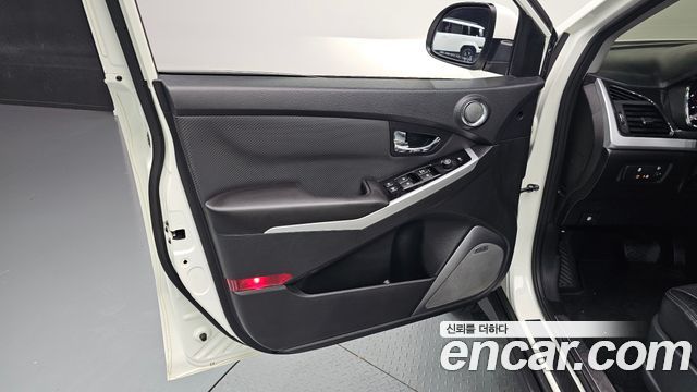 KG Mobility (SsangYong) Style Korando C 2.2 DX 2WD 2018 — фото 24