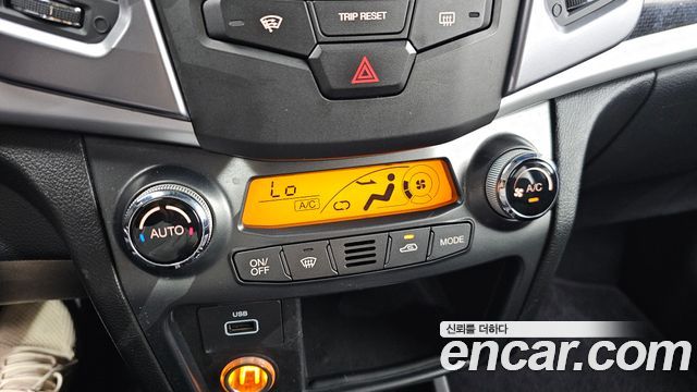 KG Mobility (SsangYong) Style Korando C 2.2 DX 2WD 2018 — фото 31